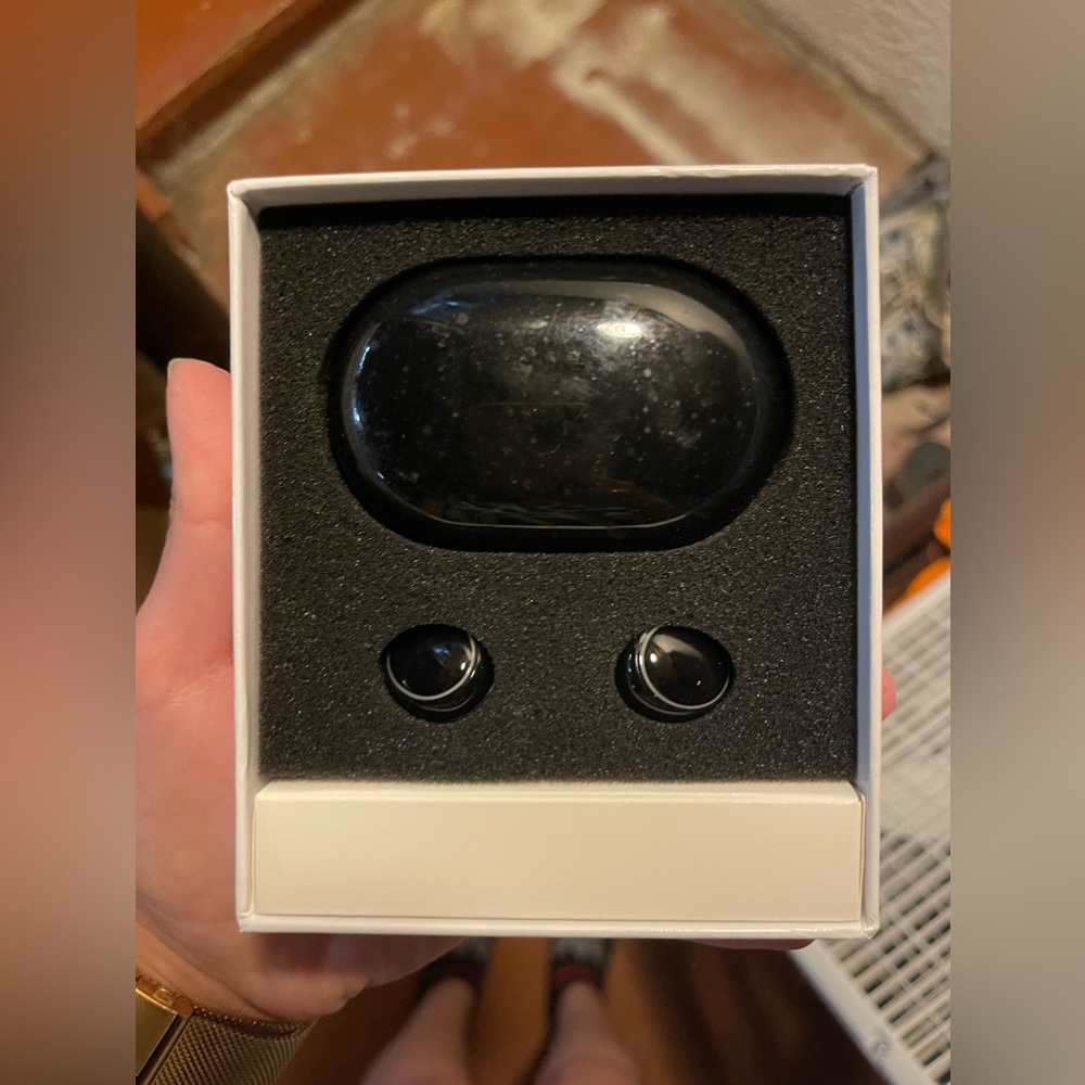 Calion LTD Earbuds - Picture 2 of 3